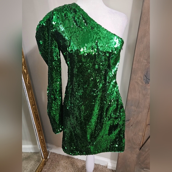 NBD Rihanna Sequin Mini Dress in Bright Green One Sboulder. Size Small - Picture 4 of 13